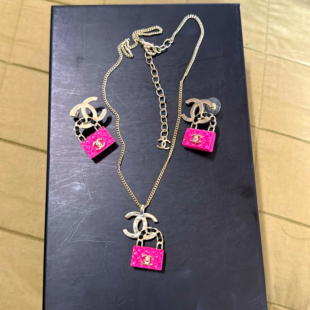 Necklace and Earrings pink and black CC